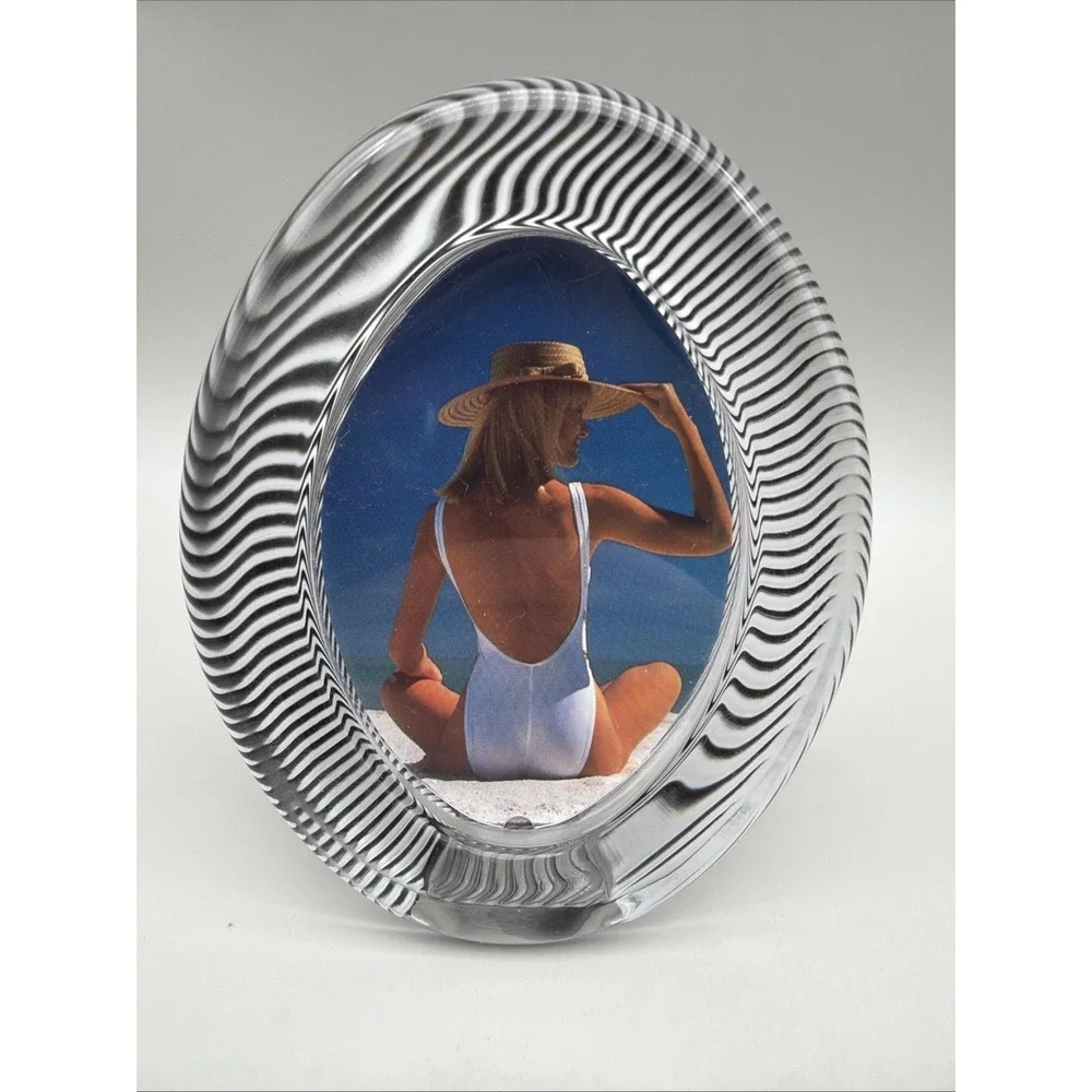 Mikasa Japan Glass Oval Picture Frame Textured Striped Clear Glass Modern 6.5
